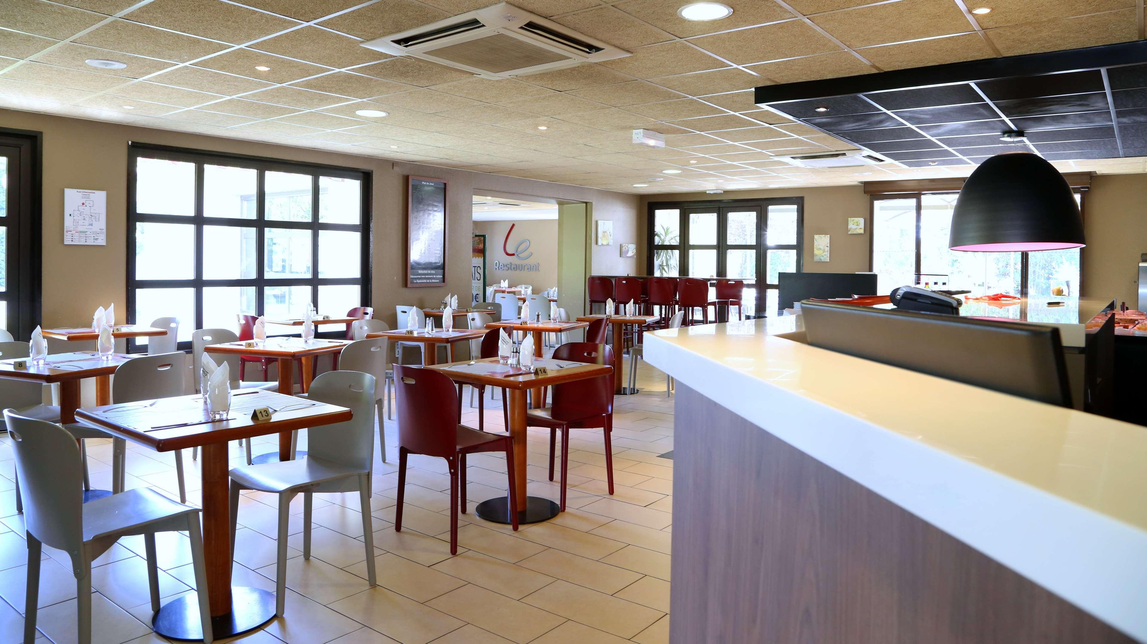 Hotel Campanile Aix En Provence Ouest Jas-de-bouffan 3*