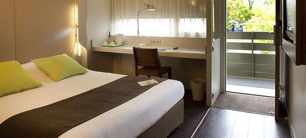 Campanile Aix En Provence Ouest Jas-de-bouffan Hotel
